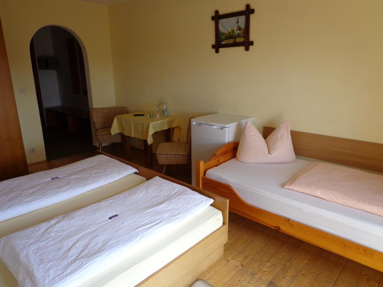 Gasthof - Pension Schamberger Neukirchen beim Heiligen Blut Extérieur photo